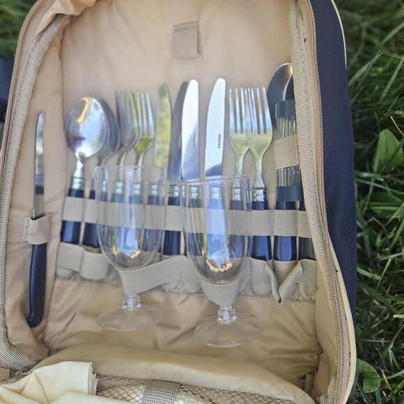 Picnic Backpack 4 Person Set Pack Insulated Waterproof Bag Family Camping - Picture 7 of 15